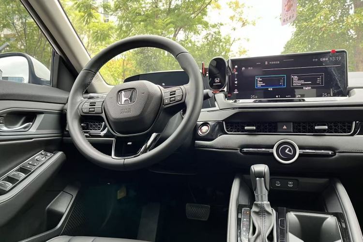 Used Honda Inspire 2023 260TURBO Deluxe Edition Interior 2