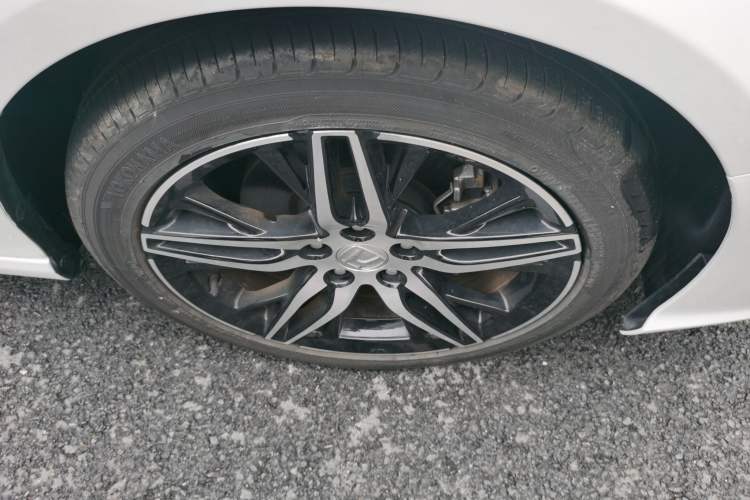 Used Honda Inspire 2022 Xing·Hybrid 2.0L Pure Edition Right Front Wheel Hub