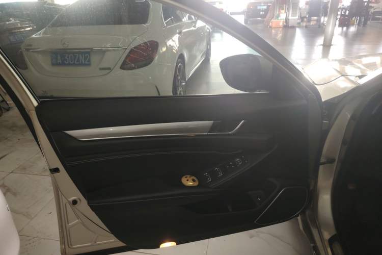 Used Honda Inspire 2019 260TURBO Elite Edition China V Standard Left Front Door Interior
