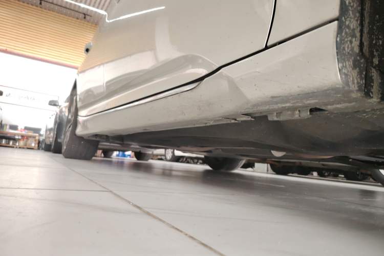 Used Honda Inspire 2019 260TURBO Elite Edition China V Standard Right Side Sill