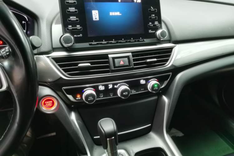Used Honda Inspire 2019 260TURBO Elegant Edition China VI Emission Standard Audio And AC Panel
