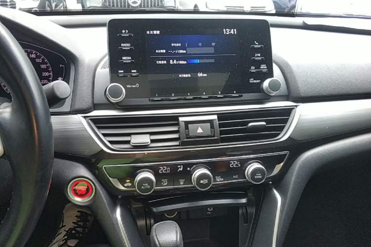 Used Honda Inspire 2019 260TURBO Elegant Edition China VI Emission Standard Audio And AC Panel