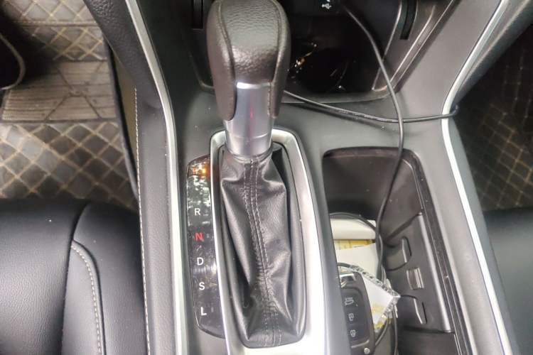 Used Honda Inspire 2019 260TURBO Elegant Edition China VI Emission Standard Gear Lever