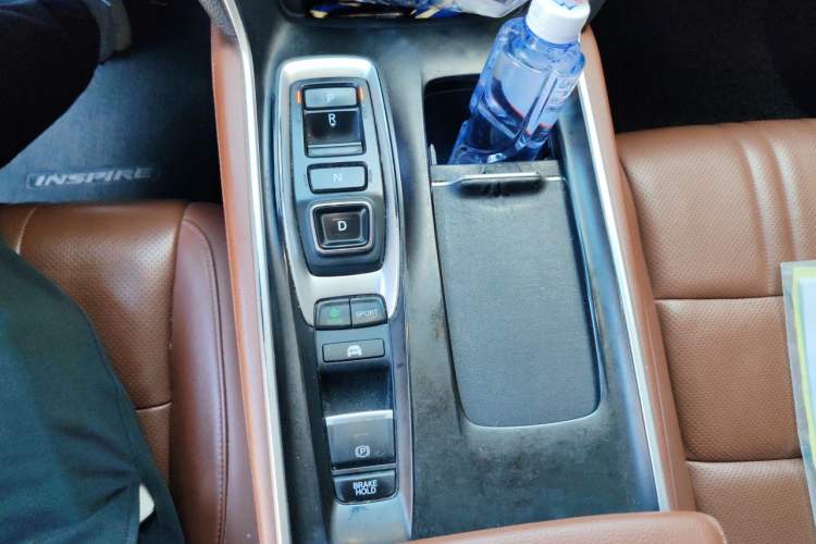 Used Honda Inspire 2019 Rui·Hybrid 2.0L Jing Shang Edition China VI Gear Lever
