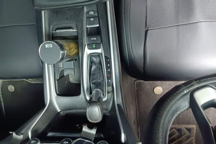 Used Honda Inspire 2019 260TURBO Elegant Edition China VI Emission Standard Gear Lever