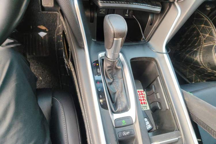 Used Honda Inspire 2019 260TURBO Elegant Edition China VI Emission Standard Gear Lever