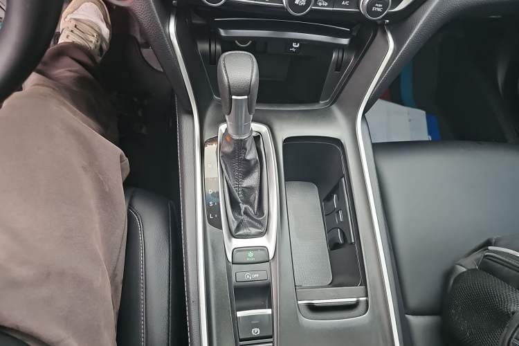 Used Honda Inspire 2019 260TURBO Elegant Edition China VI Emission Standard Gear Lever