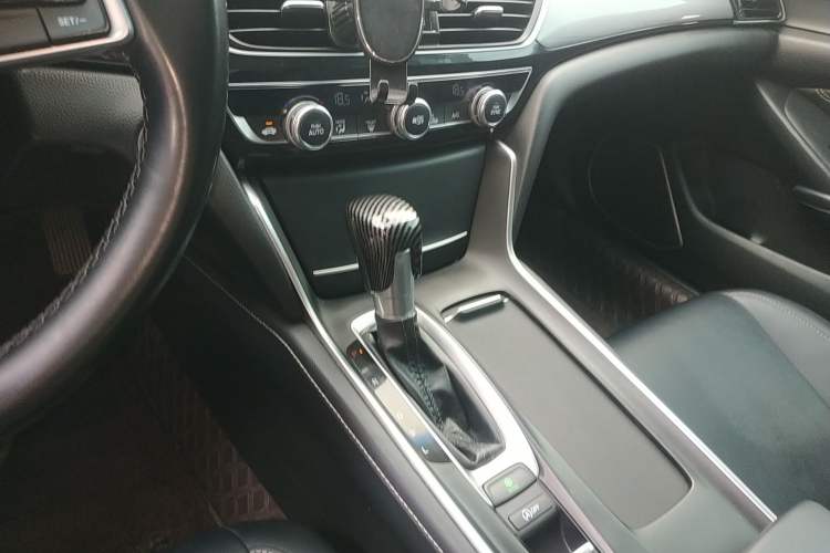 Used Honda Inspire 2019 260TURBO Elegant Edition China VI Emission Standard Gear Lever