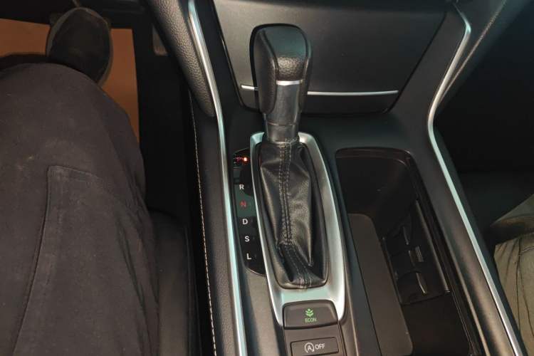 Used Honda Inspire 2019 260TURBO Elegant Edition China VI Emission Standard Gear Lever
