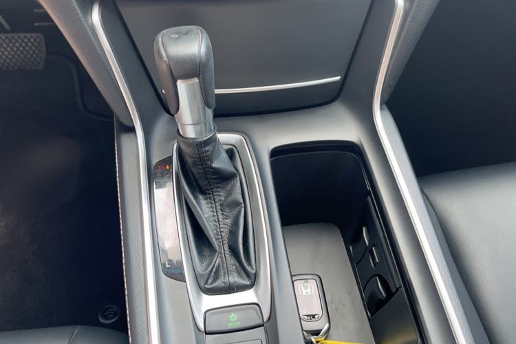 Used Honda Inspire 2019 260TURBO Elegant Edition China VI Emission Standard Gear Lever