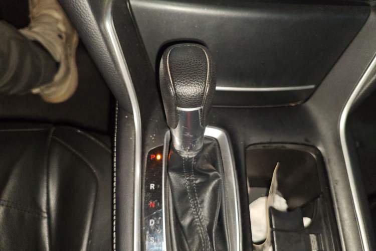 Used Honda Inspire 2019 260TURBO Elegant Edition China VI Emission Standard Gear Lever