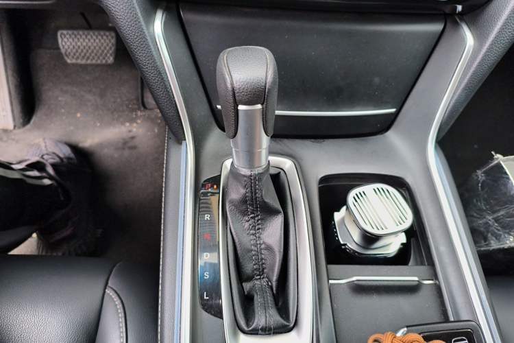 Used Honda Inspire 2019 260TURBO Jingyue Edition China VI Gear Lever