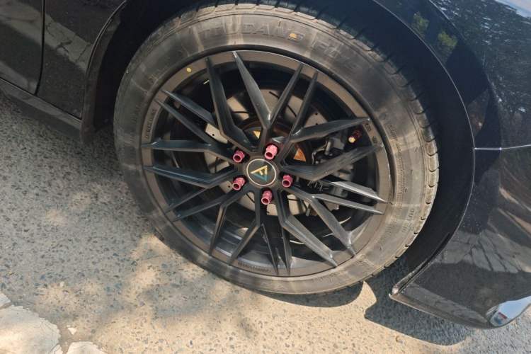 Used Honda Inspire 2019 Rui·Hybrid 2.0L Jing Shang Edition China VI Right Front Wheel Hub