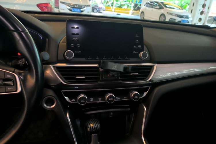 Used Honda Inspire 2019 260TURBO Elegant Edition China VI Emission Standard Audio And AC Panel