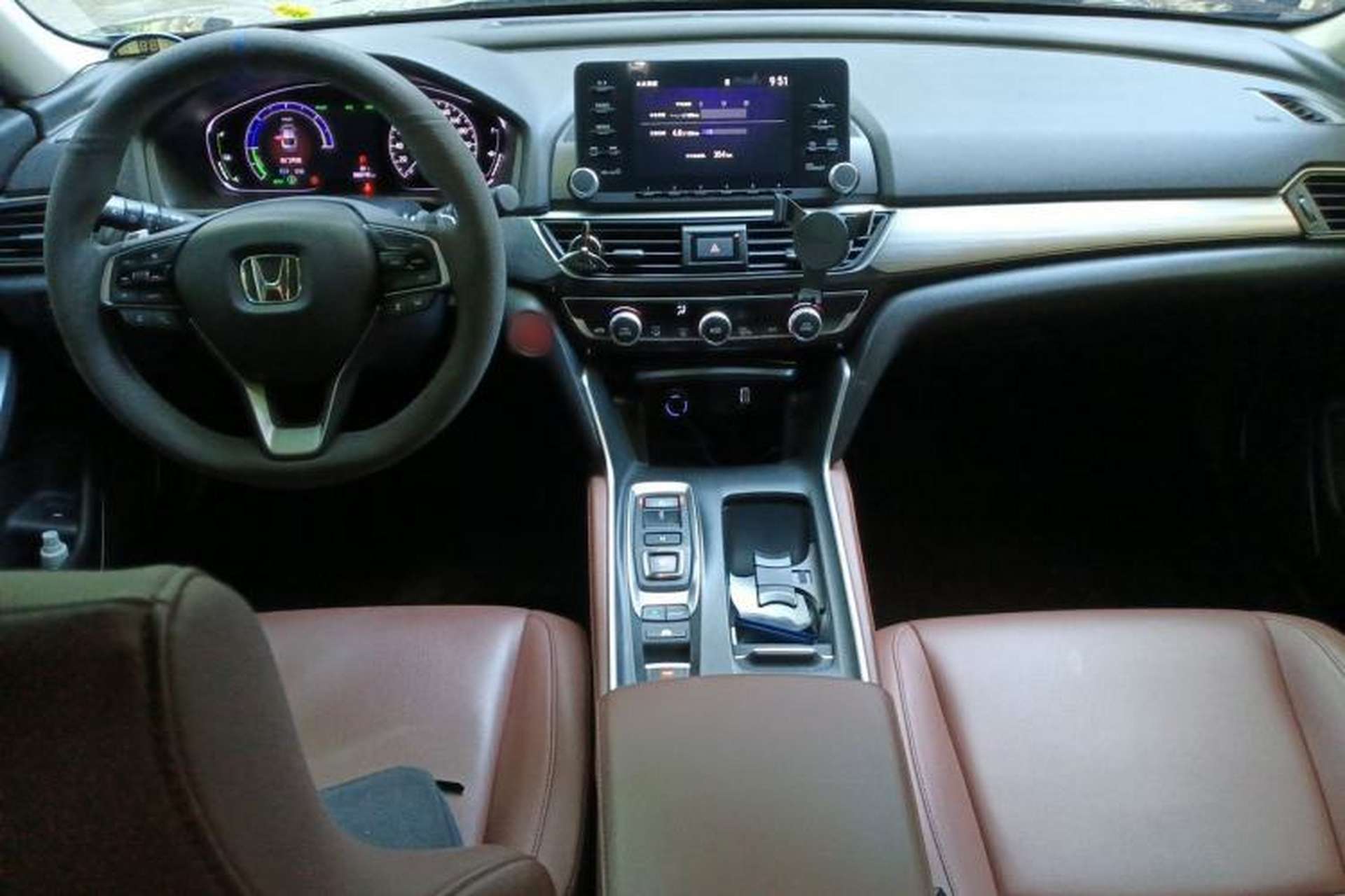 Used Honda Inspire 2019 Rui Hybrid 2.0L Jingya Edition China V Emission Standard Center Console