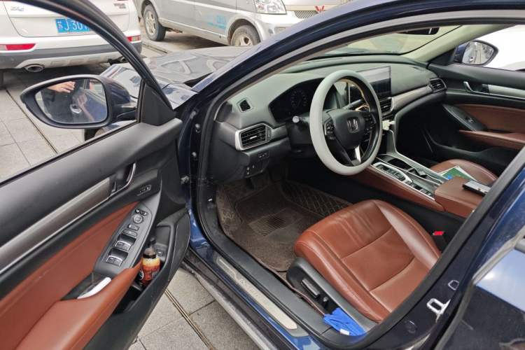Used Honda Inspire 2019 Rui Hybrid 2.0L Jing Shang Edition China V Emission Standard Driver Seat