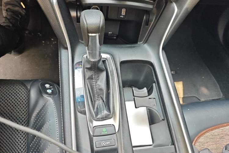 Used Honda Inspire 2019 260TURBO Elegant Edition China VI Emission Standard Gear Lever