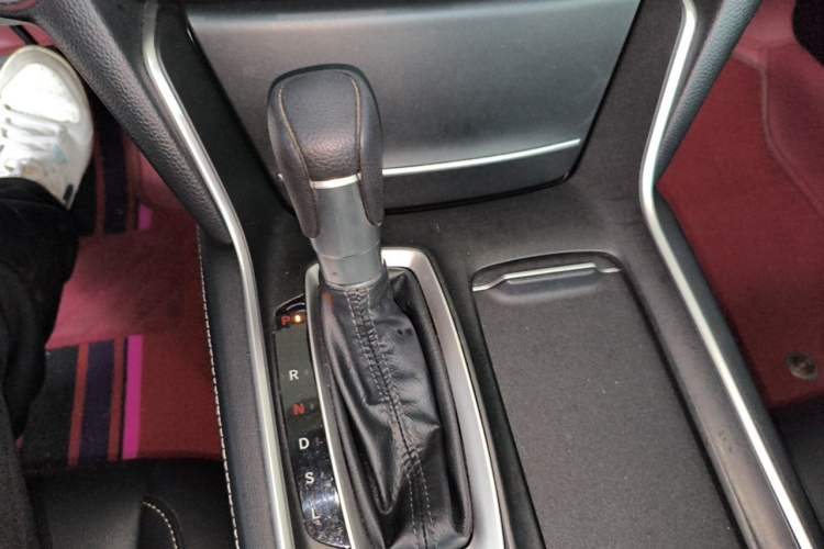 Used Honda Inspire 2019 260TURBO Elegant Edition China VI Emission Standard Gear Lever