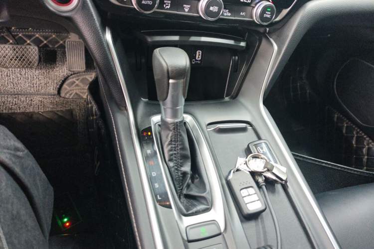 Used Honda Inspire 2019 260TURBO Jingyue Edition China VI Gear Lever