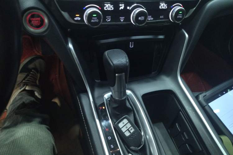 Used Honda Inspire 2019 260TURBO Elegant Edition China VI Emission Standard Gear Lever