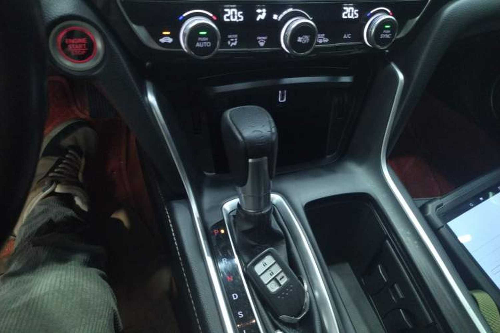 Used Honda Inspire 2019 260TURBO Elegant Edition China VI Emission Standard Gear Lever