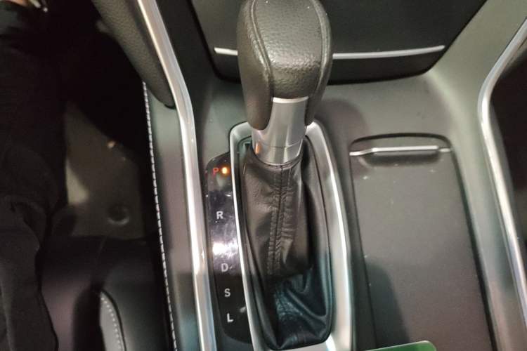 Used Honda Inspire 2019 260TURBO Elegant Edition China VI Emission Standard Gear Lever