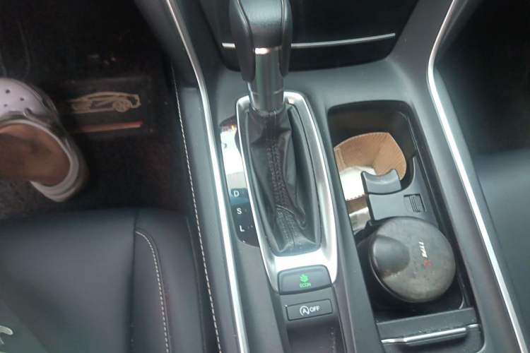 Used Honda Inspire 2019 260TURBO Elegant Edition China VI Emission Standard Gear Lever