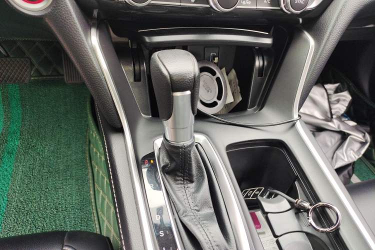 Used Honda Inspire 2019 260TURBO Elegant Edition China VI Emission Standard Gear Lever