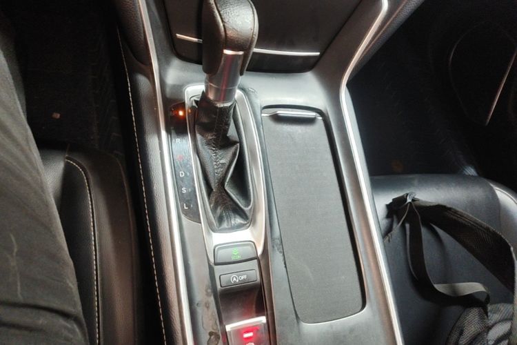 Used Honda Inspire 2019 260TURBO Elegant Edition China VI Emission Standard Gear Lever
