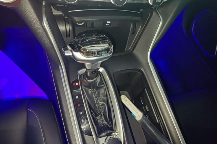 Used Honda Inspire 2019 260TURBO Elegant Edition China VI Emission Standard Gear Lever