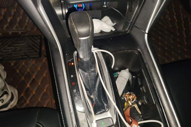 Used Honda Inspire 2019 260TURBO Elegant Edition China VI Emission Standard Gear Lever