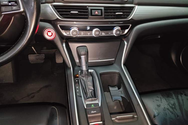 Used Honda Inspire 2019 260TURBO Elegant Edition China VI Emission Standard Gear Lever