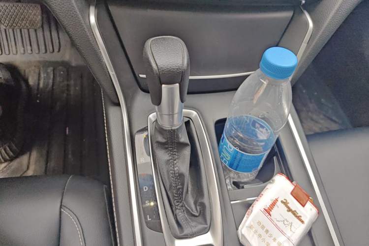 Used Honda Inspire 2019 260TURBO Elegant Edition China VI Emission Standard Gear Lever