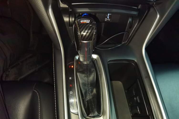 Used Honda Inspire 2019 260TURBO Jingyue Edition China VI Gear Lever