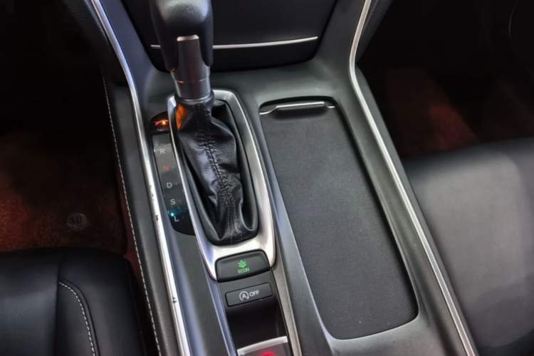 Used Honda Inspire 2019 260TURBO Elegant Edition China VI Emission Standard Gear Lever