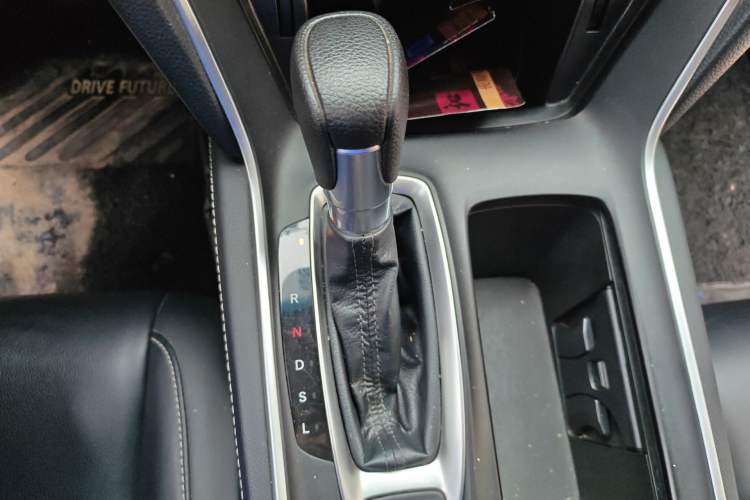 Used Honda Inspire 2019 260TURBO Elegant Edition China VI Emission Standard Gear Lever