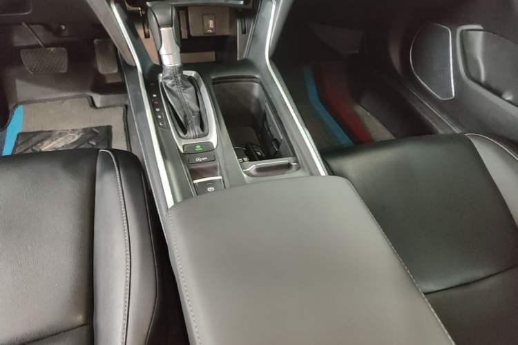 Used Honda Inspire 2019 260TURBO Elegant Edition China VI Emission Standard Gear Lever