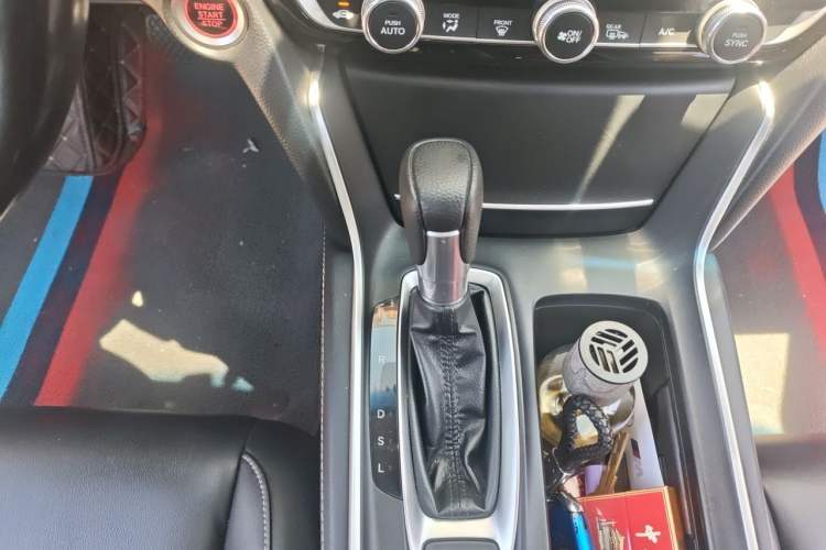Used Honda Inspire 2019 260TURBO Jingyue Edition China VI Gear Lever