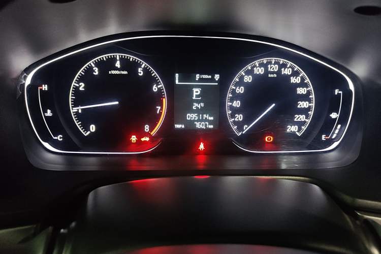 Used Honda Inspire 2019 260TURBO Elegant Edition China VI Emission Standard Odometer Close Up