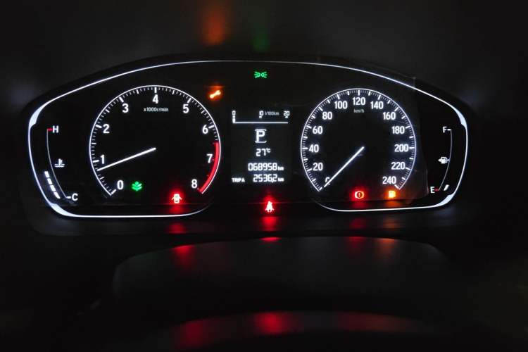 Used Honda Inspire 2019 260TURBO Elegant Edition China VI Emission Standard Odometer Close Up