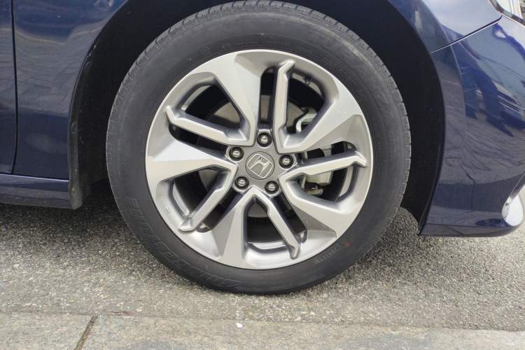 Used Honda Inspire 2019 260TURBO Elegant Edition China VI Emission Standard Right Front Wheel Hub