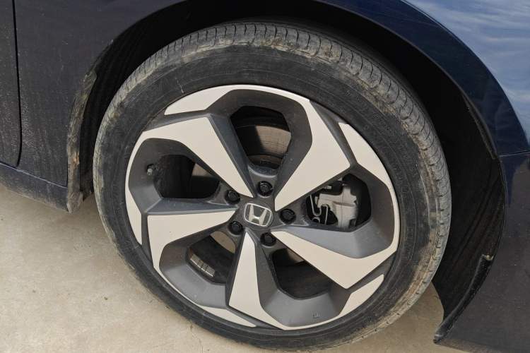 Used Honda Inspire 2019 Rui Hybrid 2.0L Jing Shang Edition China V Emission Standard Right Front Wheel Hub