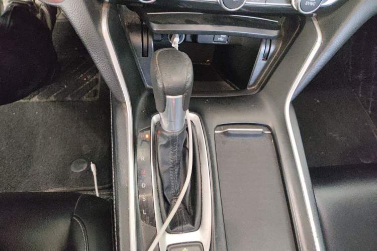 Used Honda Inspire 2019 260TURBO Elegant Edition China VI Emission Standard Gear Lever