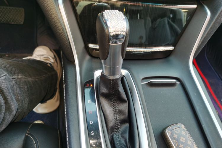 Used Honda Inspire 2019 260TURBO Elegant Edition China VI Emission Standard Gear Lever