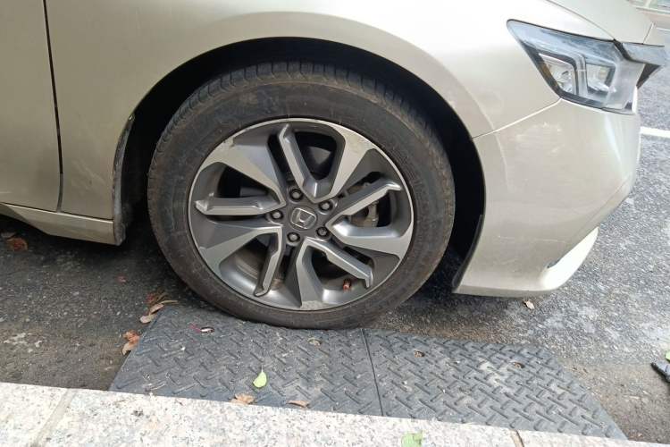 Used Honda Inspire 2019 260TURBO Jingyue Edition China VI Right Front Wheel Hub