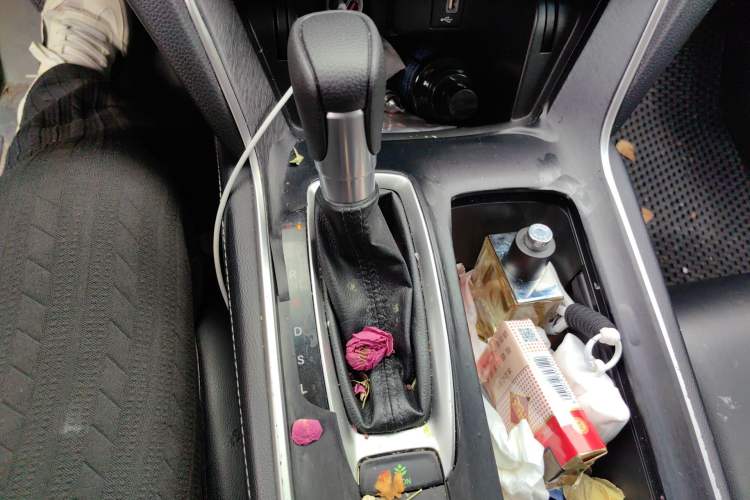 Used Honda Inspire 2019 260TURBO Elegant Edition China VI Emission Standard Gear Lever