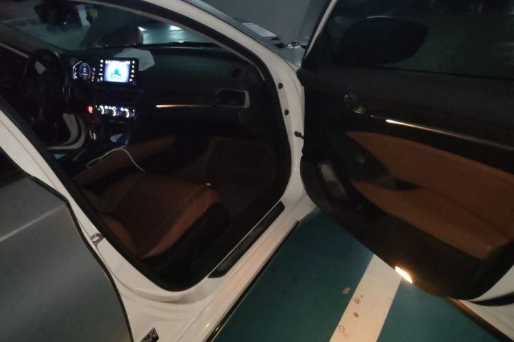 Used Honda Inspire 2019 260TURBO Elegant Edition China VI Emission Standard Audio And AC Panel