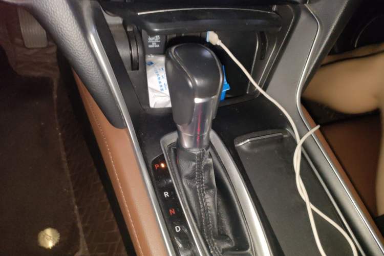 Used Honda Inspire 2019 260TURBO Elegant Edition China VI Emission Standard Gear Lever