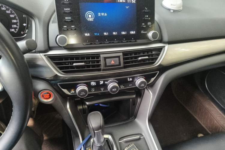 Used Honda Inspire 2019 260TURBO Elegant Edition China VI Emission Standard Audio And AC Panel