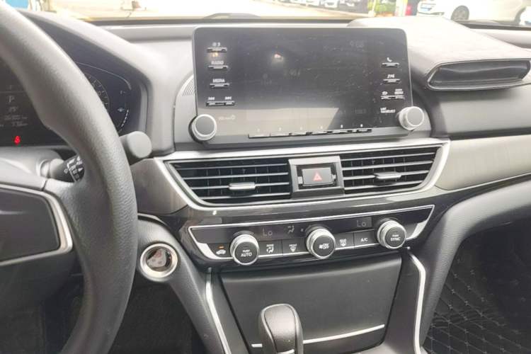 Used Honda Inspire 2019 260TURBO Elegant Edition China VI Emission Standard Audio And AC Panel